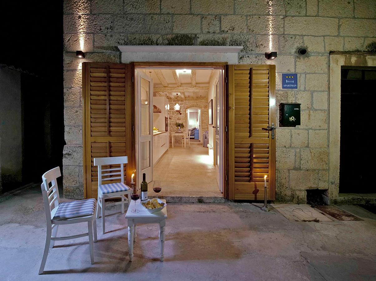 Apartment Whooart Komiža Eksteriør bilde